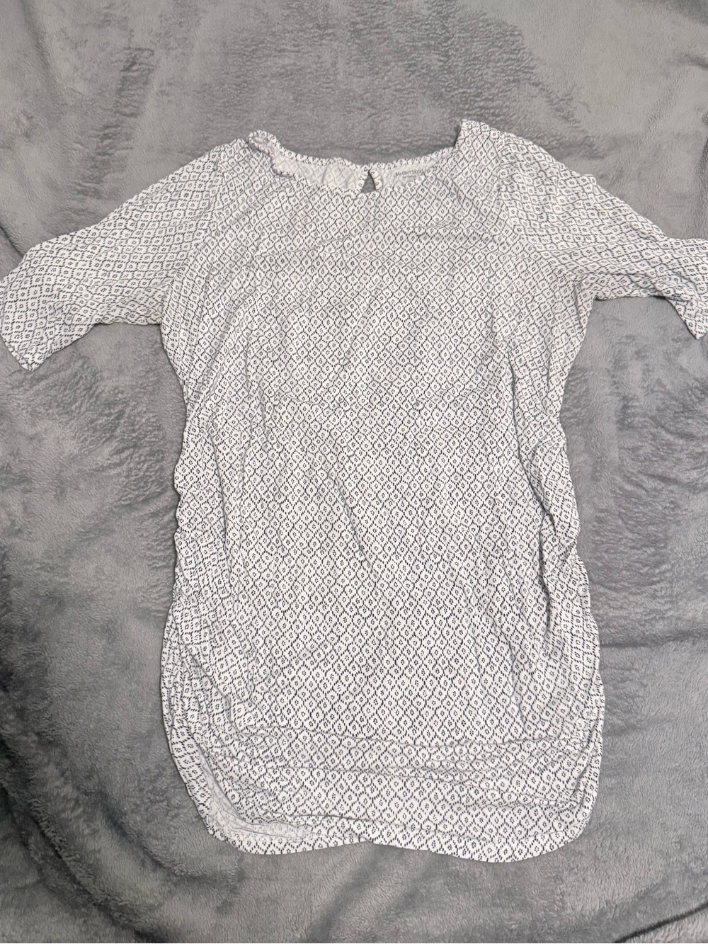 Motherhood White Geometric Short-Sleeve Tunic